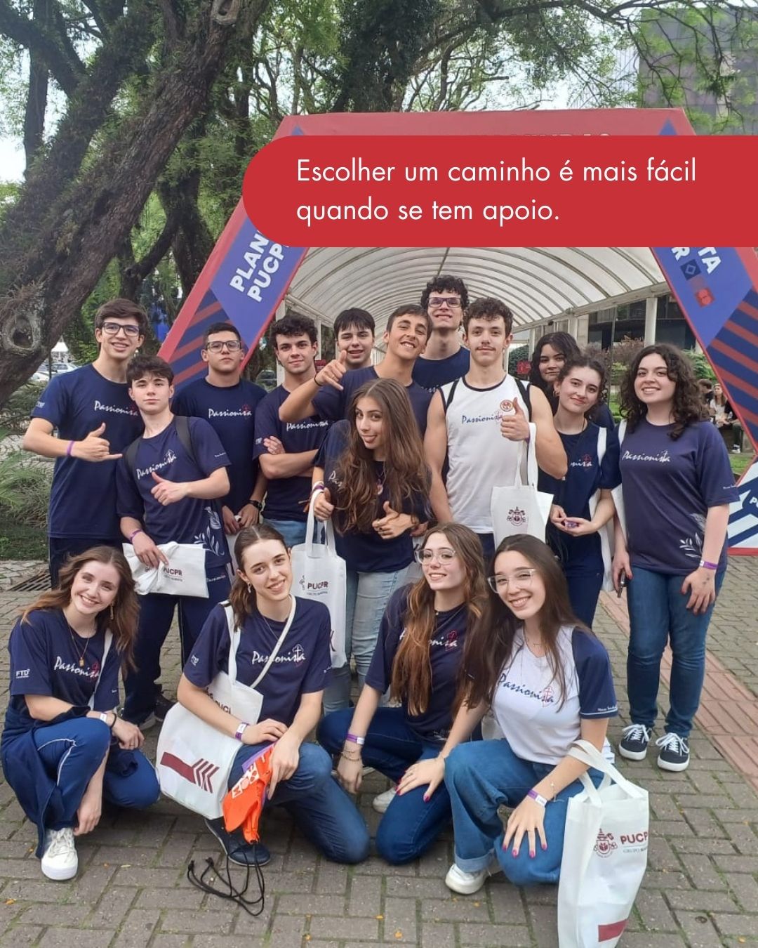 Escolher  mais fcil com apoio. Nossa Senhora Menina