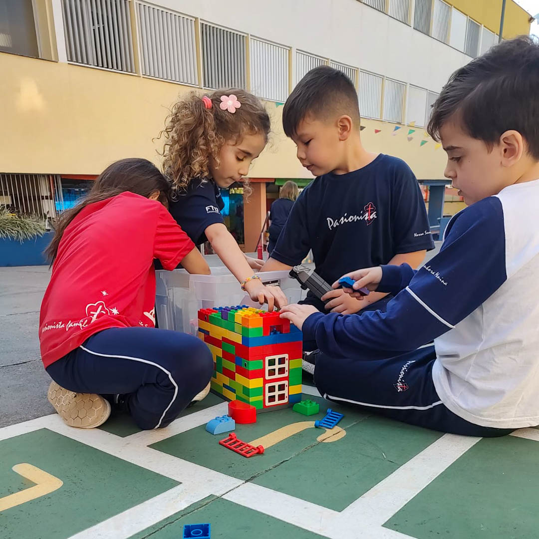 Explorando Tipos de Moradias com o 1 Ano!  Nossa Senhora Menina