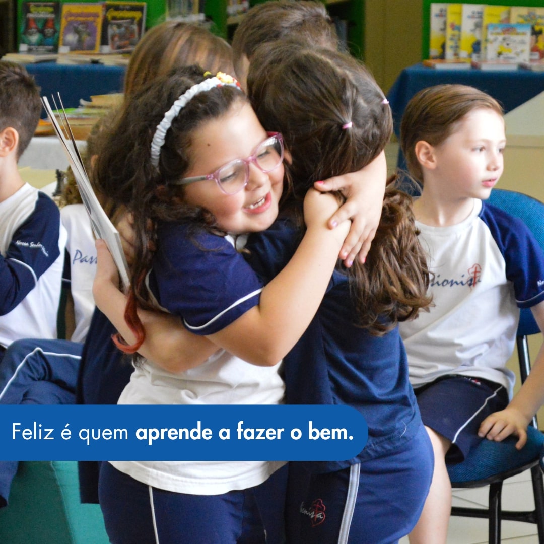  Feliz � quem aprende a fazer o bem, todos os dias! Nossa Senhora Menina