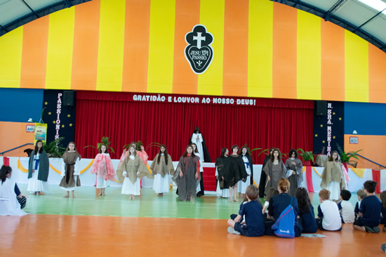 Celebrao de Pscoa Nossa Senhora Menina