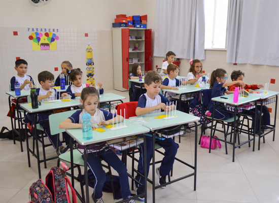 baco em sala de aula  Nossa Senhora Menina