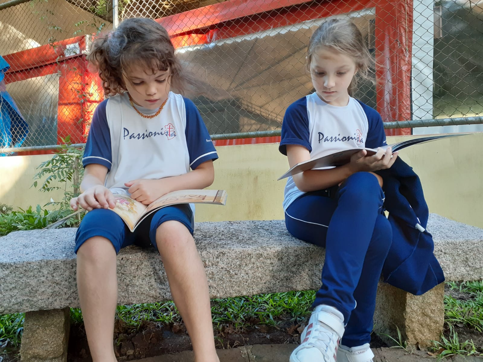 Leitura no bosque Nossa Senhora Menina