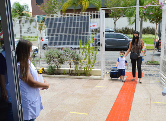 Retorno s aulas!  Nossa Senhora Menina