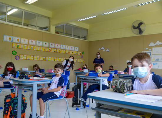 Ensino hbrido com segurana Nossa Senhora Menina